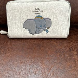 Coach Disney Dumbo Leather long Zip Wallet White 88672 LIMITED